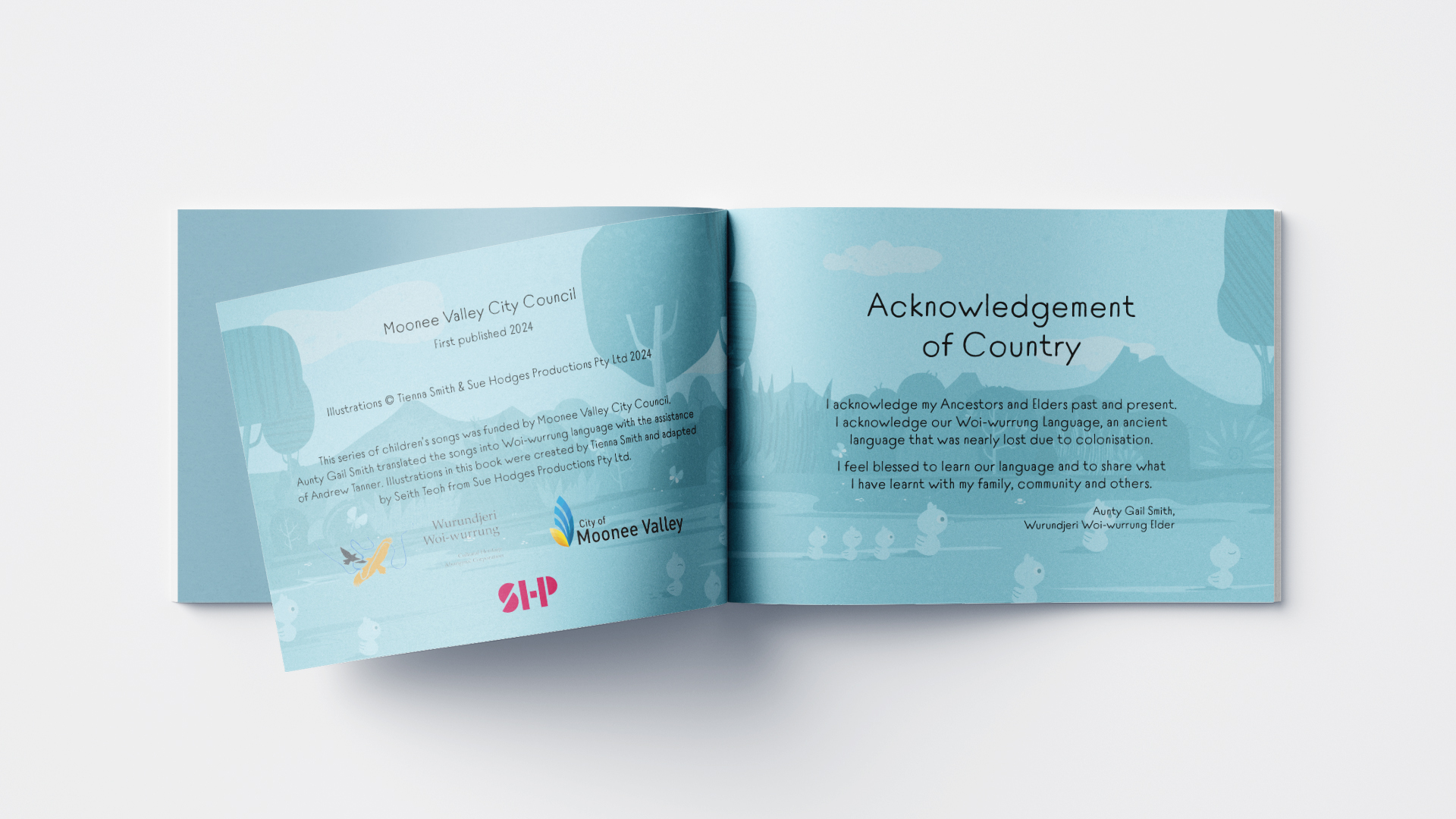 Free_Landscape_Brochure_Mockup_05